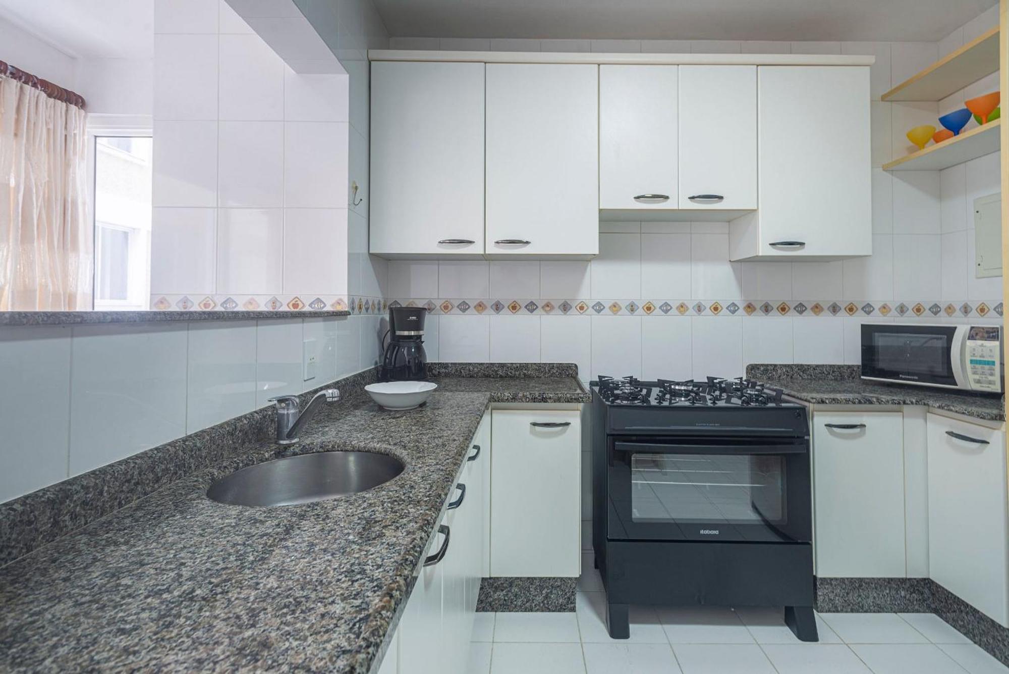 Grja052-ape Na Av Atlantica | Localizacao Ideal 3q * Balneario Camboriu
